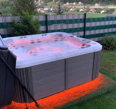 Poolcraft Ltd - Waterwave series 2 spa with lighting effect below