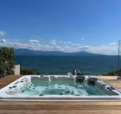 Poolcraft Ltd - Inground Waterwaves series 4 spa